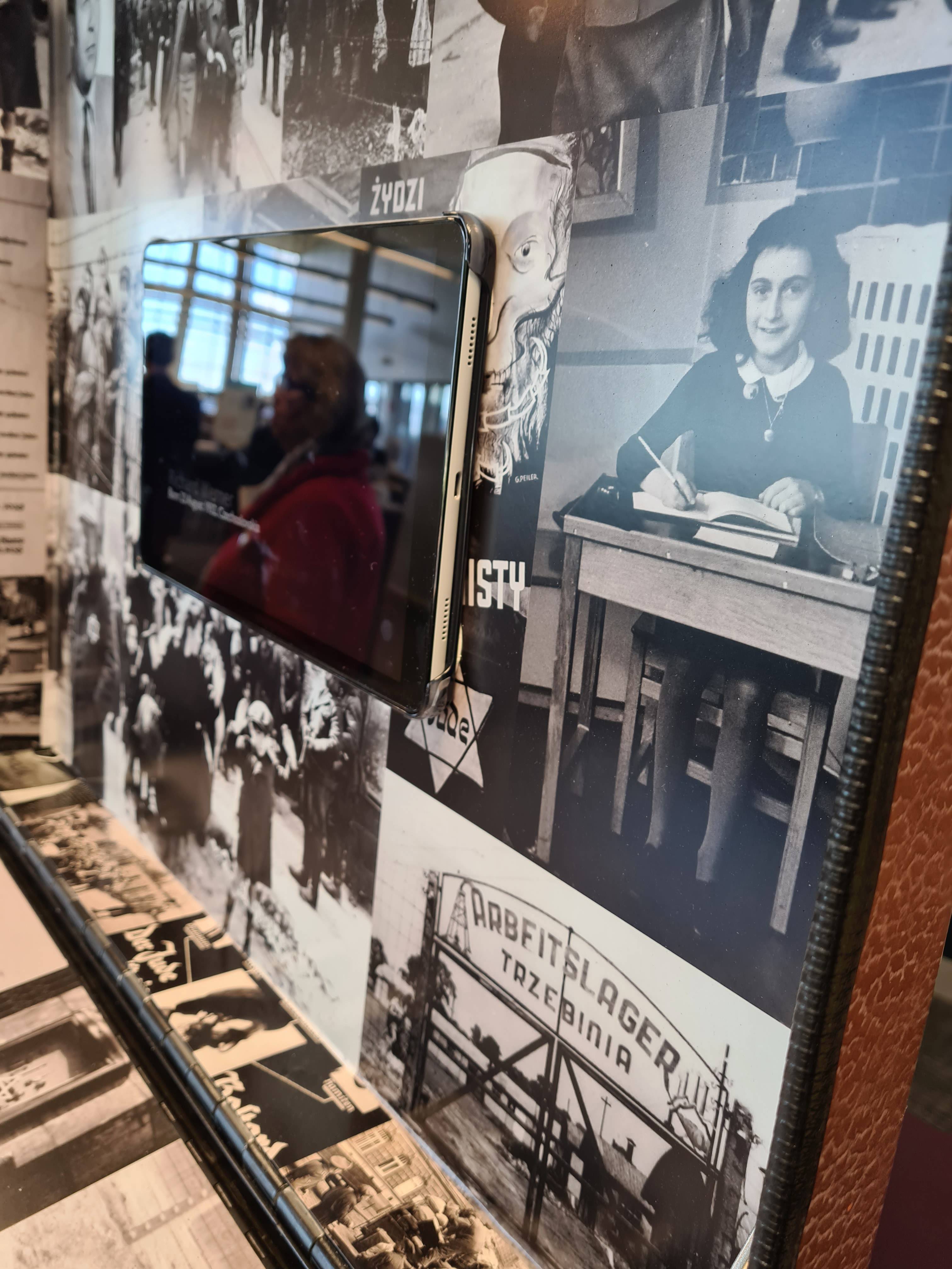 Jewish Board Suitcase Signs