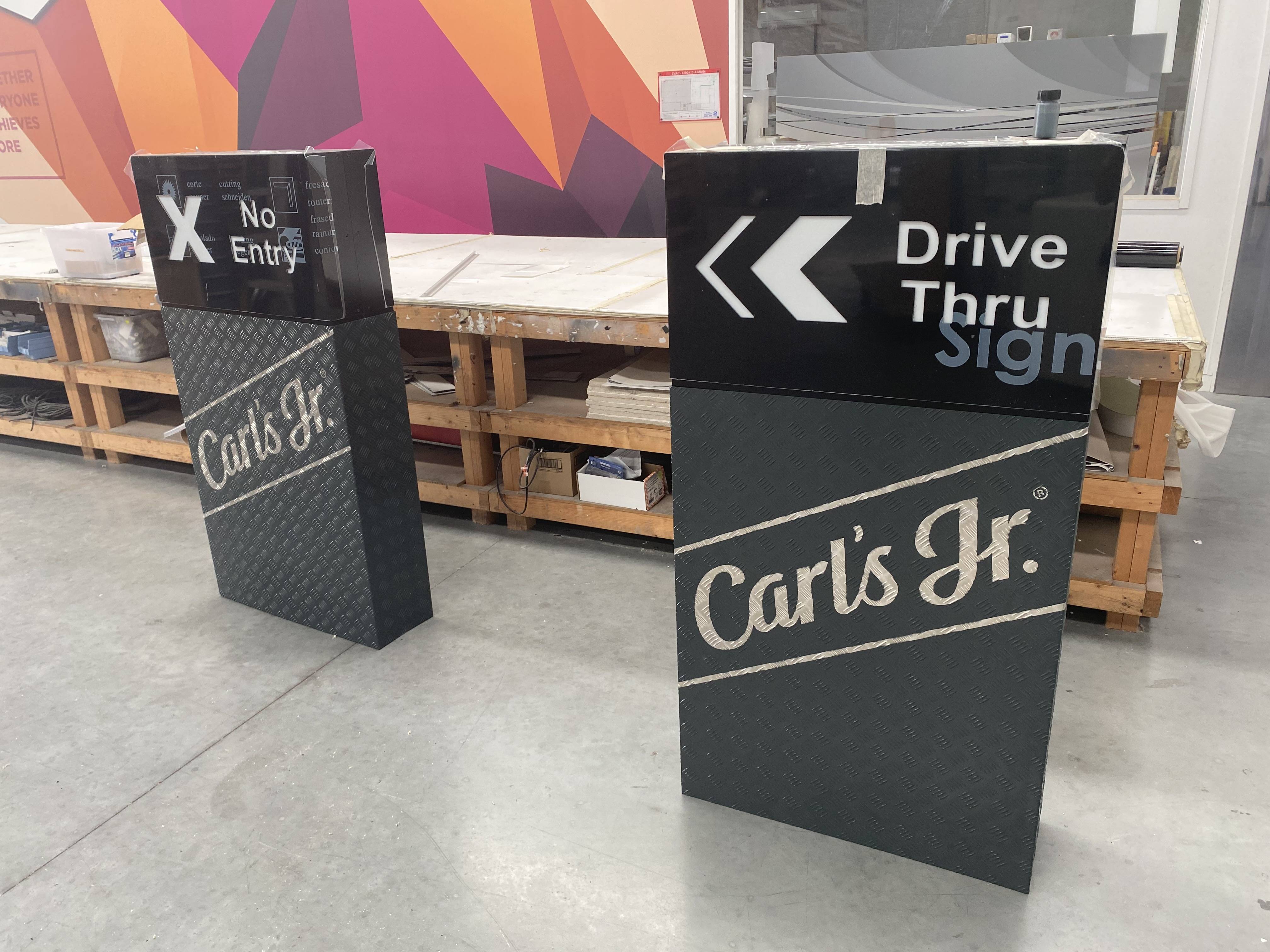 Freestanding Directional