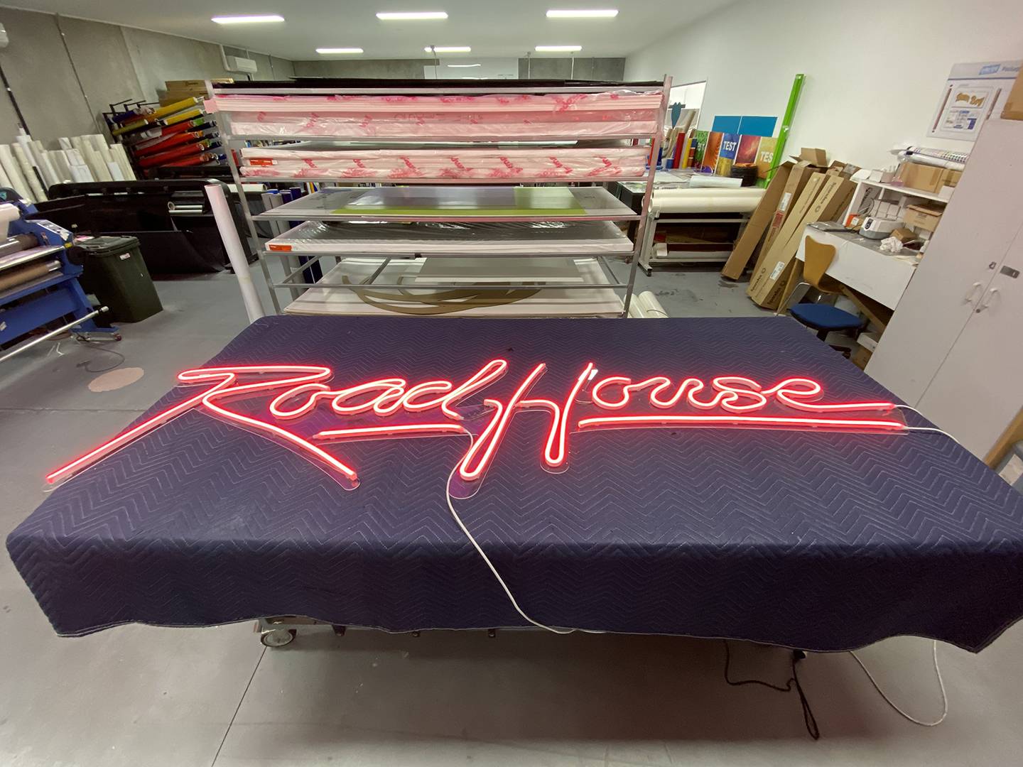 Illuminated rope LED sign